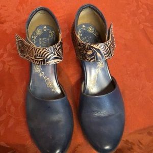 Blue L’Artiste handmade shoe size 9